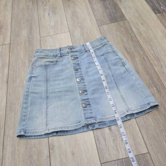 American Eagle Outfitters High Rise Light Blue Wash Stretch Jean Mini Skirt sz 2 - Picture 9 of 14